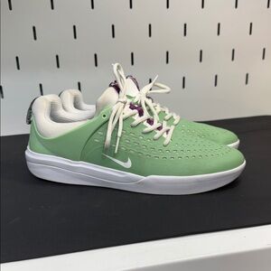 Nike SB Nyjah Mint Green